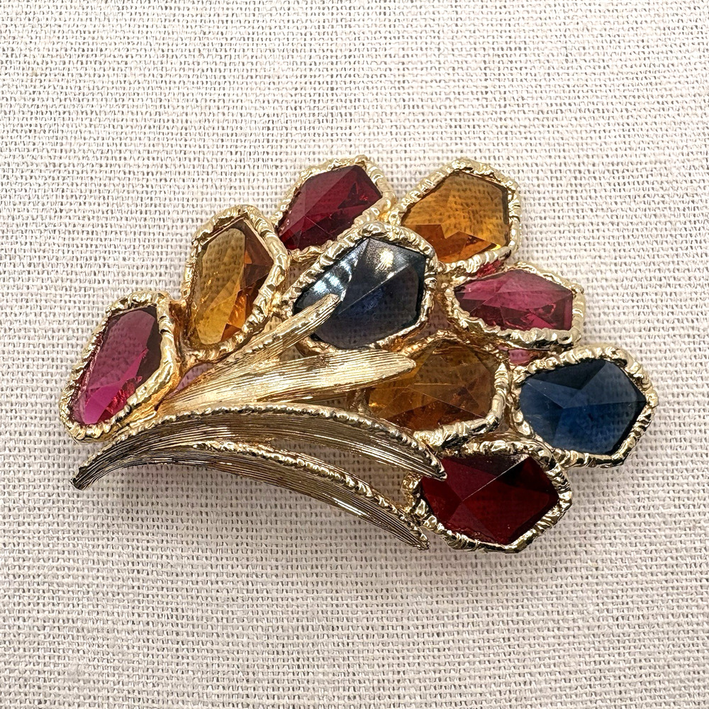 Vintage Capri Fruit Salad Floral Spray Multicolor Rhinestones‎ Gold Tone Brooch
